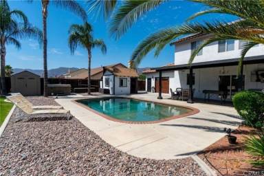 House  Lake Elsinore