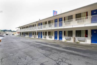 Motel  New West Side