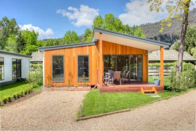Cottage Bright