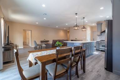House  La Verne