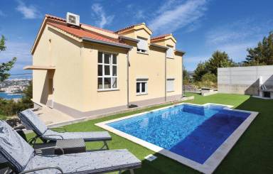 Ferienhaus Podstrana