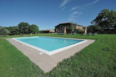 Casale  Lago di Bolsena