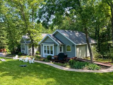 Cottage Hollister