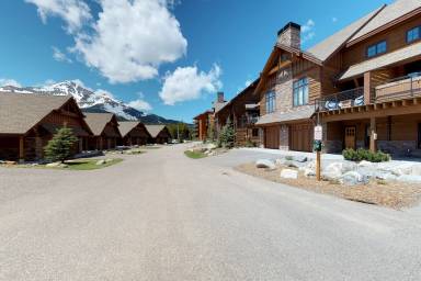 House Big Sky
