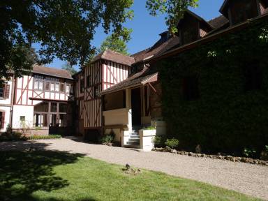 House Treis-Sants-en-Ouche
