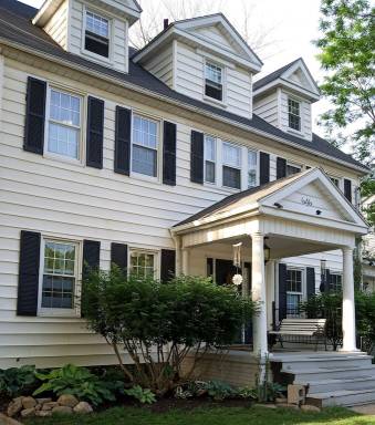 House  Akron